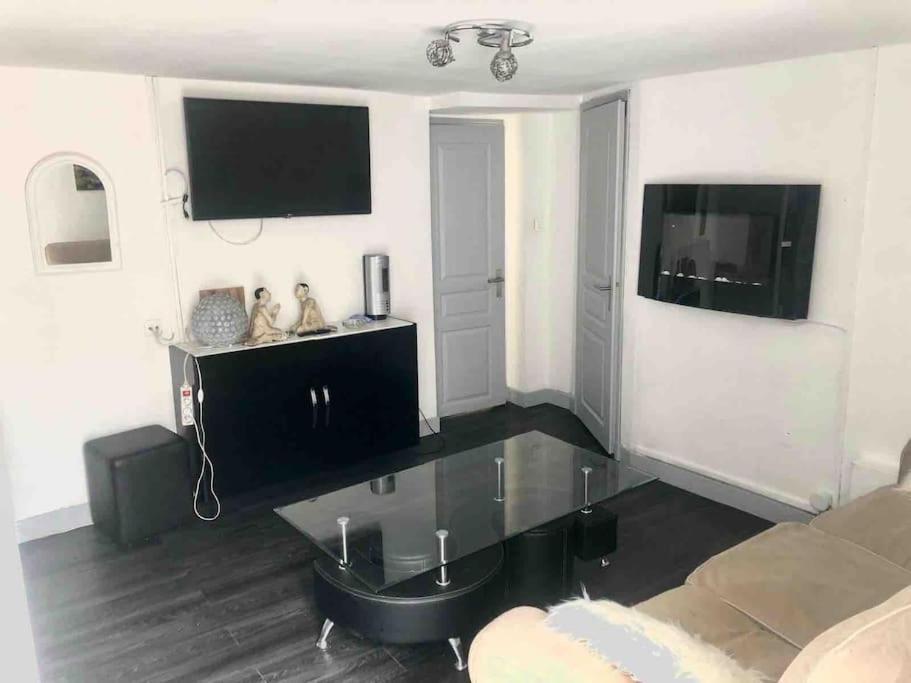 Logement Appartement Bourget Le Bourget Exteriér fotografie
